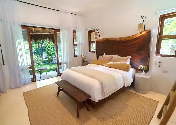 Mikasa Bacalar Boutique